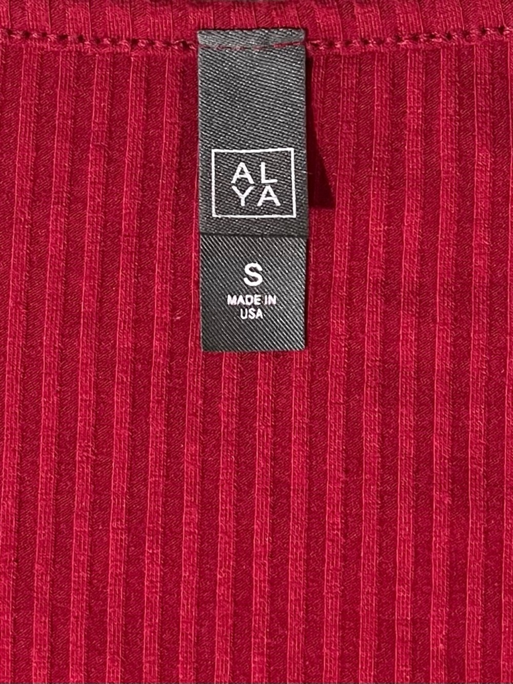 🔥 ALYA Red Bodycon Dress~Women’s Sz Sm~V-Neck w/ Tie & Keyhole Detailing~Ribbed - Picture 6 of 7